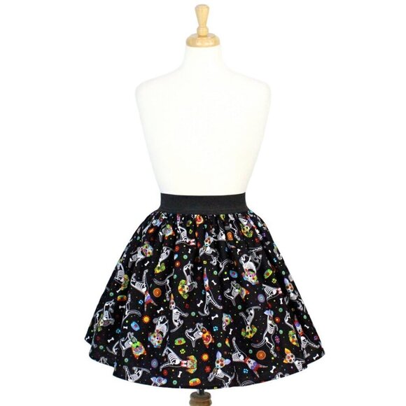 Hemet Elastic Skirt in Day of the Dead Print - Los Perros - Picture 3 of 4